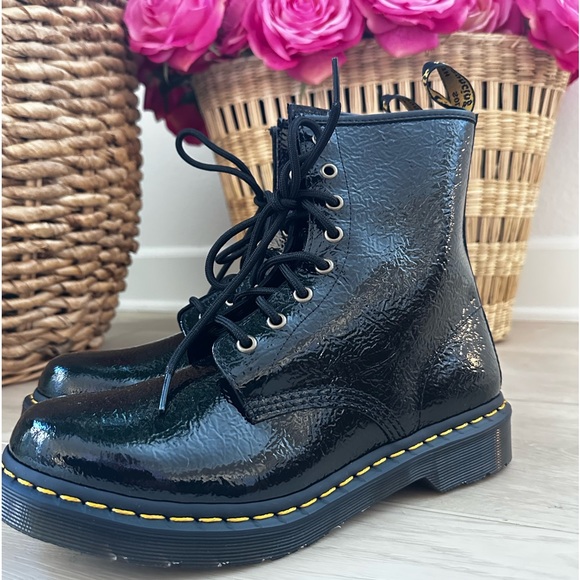 Dr Marten 1460 WOMEN'S DISTRESSED PATENT LEATHER BOOTS black - Picture 6 of 9